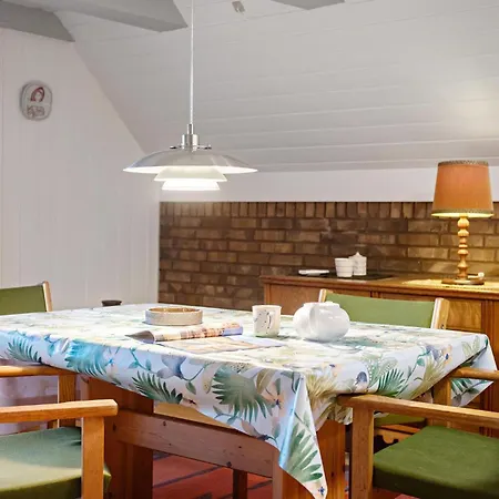 3 Bedroom Lovely In Henne *