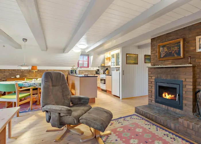 Casa vacanze 3 Bedroom Lovely In Henne *