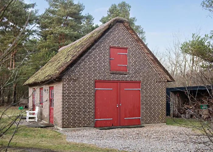 3 Bedroom Lovely In Henne Henne Strand