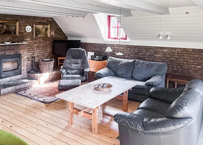 3 Bedroom Lovely In Henne Casa vacanze Henne Strand